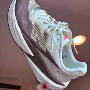 New Balance FuelCell Rebel V5 Women's 10.5 B Beige Brown